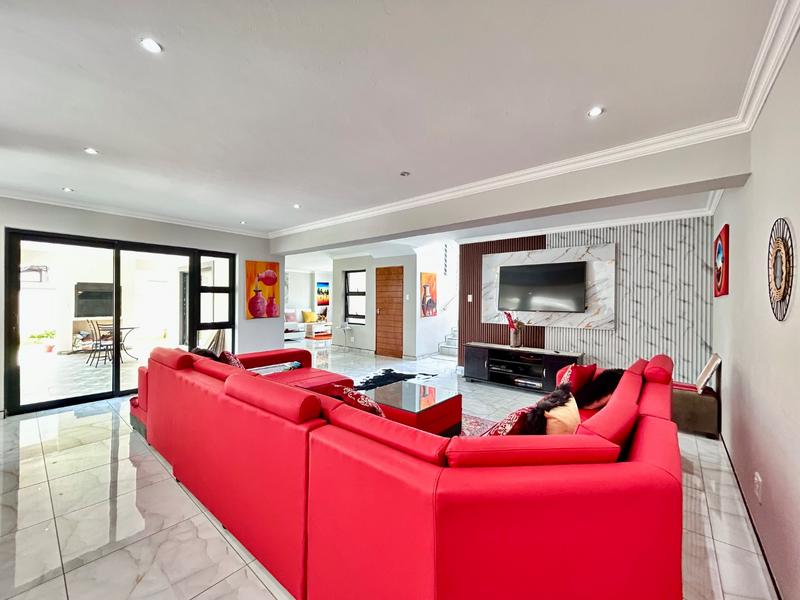 5 Bedroom Property for Sale in Xanadu North West